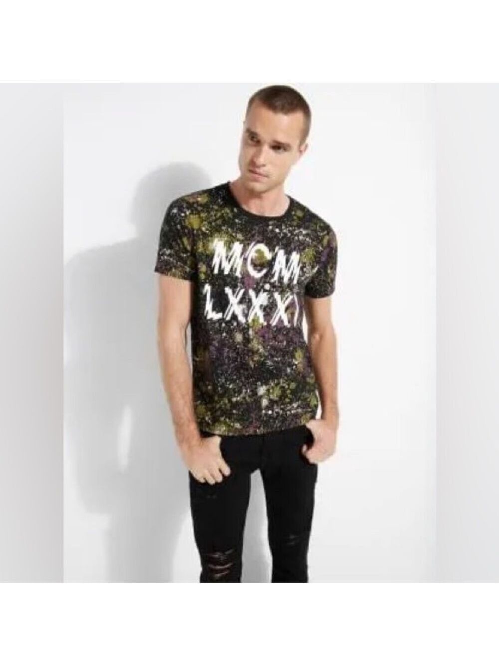 Guess Shirts Guess Basic Graffiti Drop T Shirt Crew Neck - Picture 2 of 16